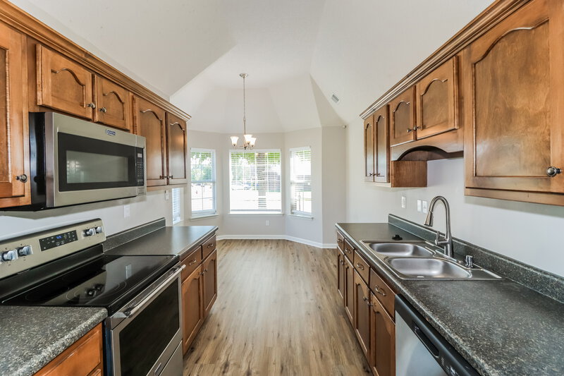 1,615/Mo, 7896 Allen Ridge Ln Olive Branch, MS 38654 Kitchen View 2
