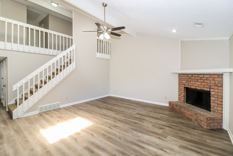 2,120/Mo, 3164 Birchton Glade Cv Lakeland, TN 38002 Living Room View 2