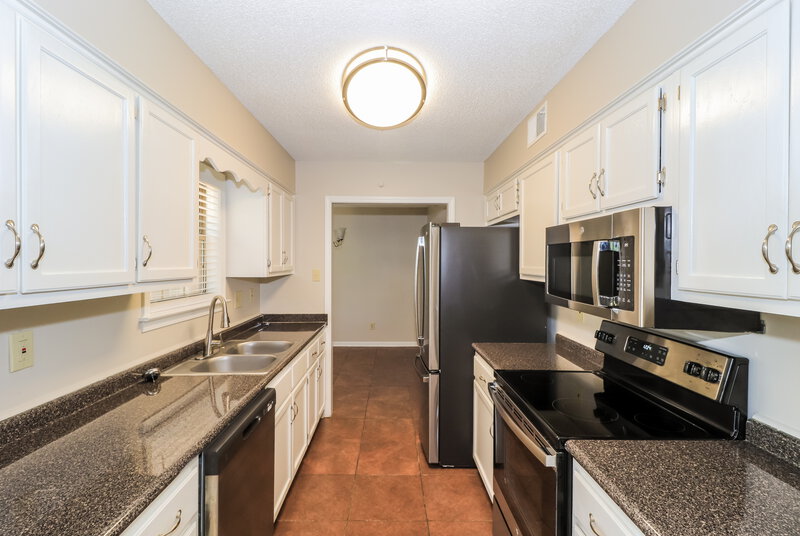 2,120/Mo, 3164 Birchton Glade Cv Lakeland, TN 38002 Kitchen View