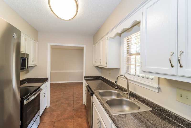 2,120/Mo, 3164 Birchton Glade Cv Lakeland, TN 38002 Kitchen View 2