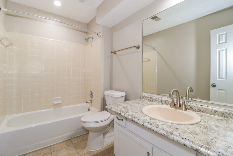 2,120/Mo, 3164 Birchton Glade Cv Lakeland, TN 38002 Bathroom View