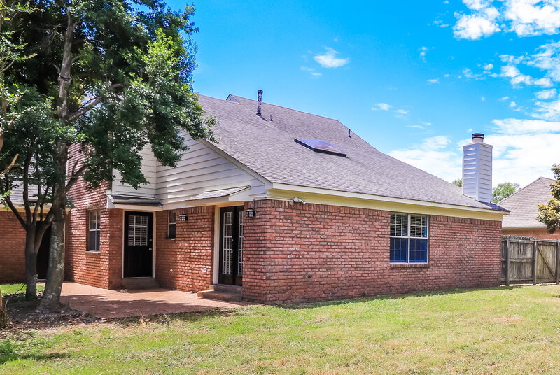 2,120/Mo, 3164 Birchton Glade Cv Lakeland, TN 38002 Rear View