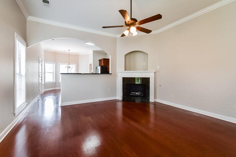 2,300/Mo, 7393 Brentridge Dr Cordova, TN 38018 Living Room View 2