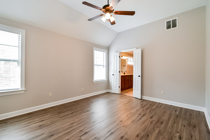 2,300/Mo, 7393 Brentridge Dr Cordova, TN 38018 Main Bedroom View 2