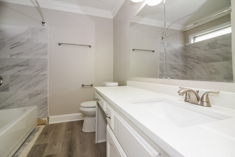 1,800/Mo, 1793 Black Bear Cir W Cordova, TN 38016 Main Bathroom View