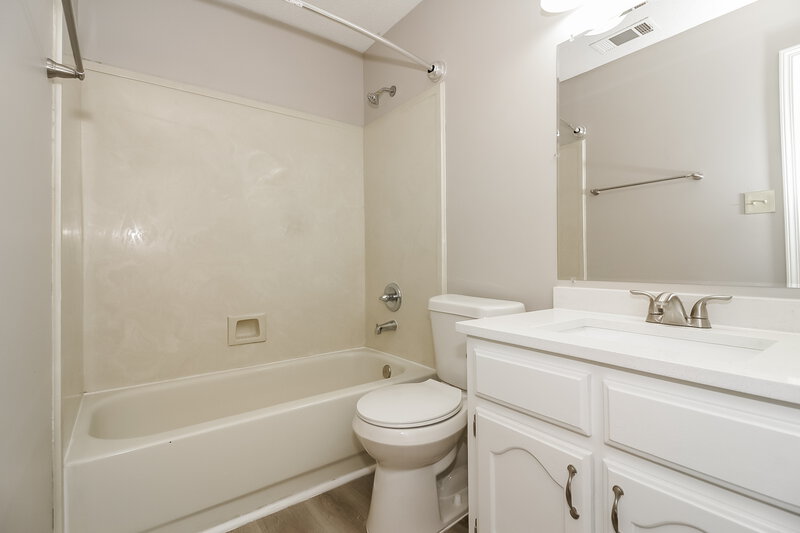 1,800/Mo, 1793 Black Bear Cir W Cordova, TN 38016 Bathroom View