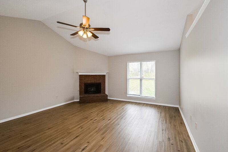 1,550/Mo, 6232 Cambridge Dr Olive Branch, MS 38654 Living Room View