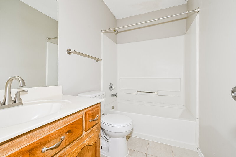 1,550/Mo, 6232 Cambridge Dr Olive Branch, MS 38654 Bathroom View