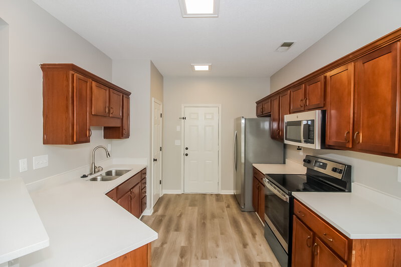 2,160/Mo, 4860 Stirrup Dr Memphis, TN 38125 Kitchen View