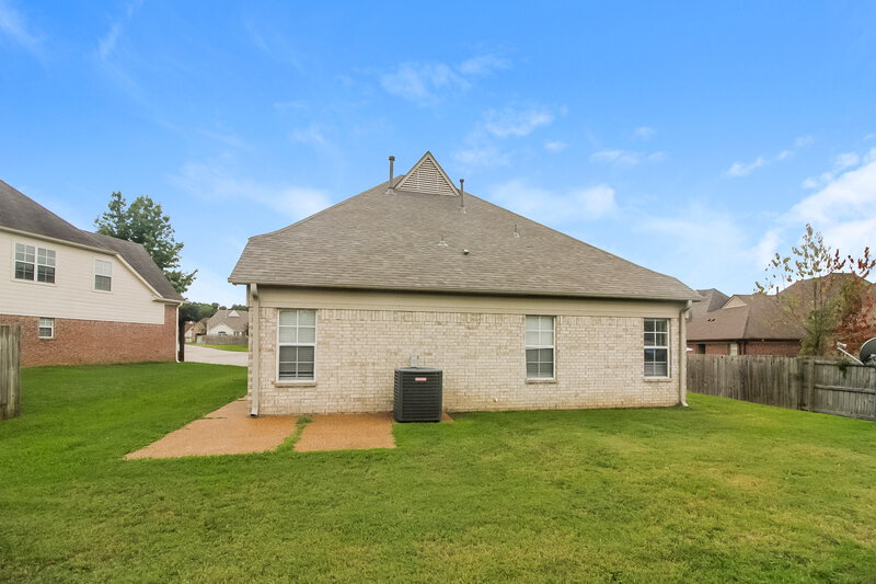 2,160/Mo, 4860 Stirrup Dr Memphis, TN 38125 Rear View