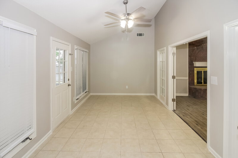2,100/Mo, 6572 Star Valley Dr Bartlett, TN 38134 Bonus Room View