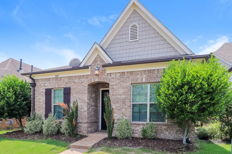 2,000/Mo, 2007 S Bend Dr Cordova, TN 38016 Front View