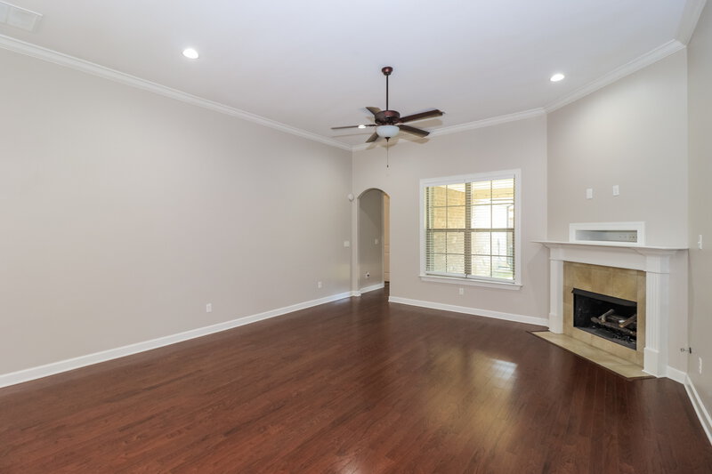 2,000/Mo, 2007 S Bend Dr Cordova, TN 38016 Living Room View