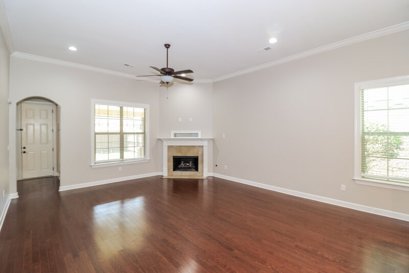 2,000/Mo, 2007 S Bend Dr Cordova, TN 38016 Living Room View 2