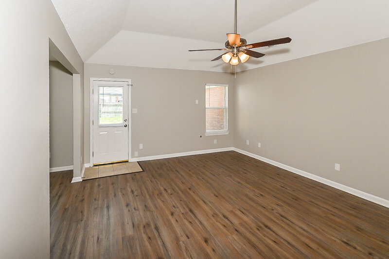 1,800/Mo, 6086 Wills Way Cir S Walls, MS 38680 Living Room View 2