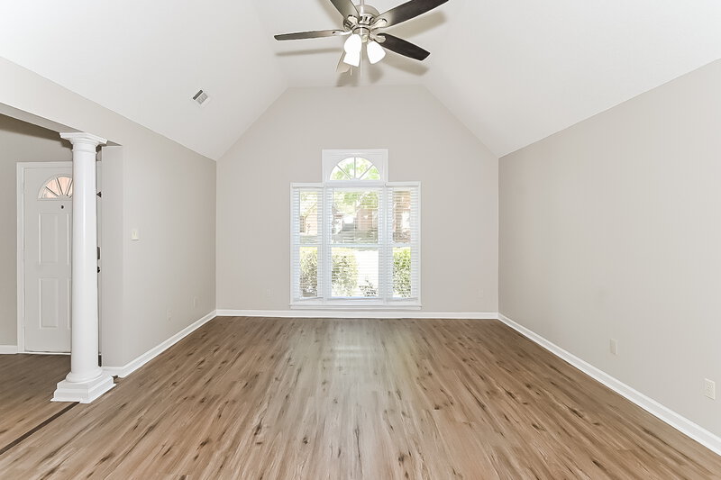 2,130/Mo, 1555 Appling Wood Cv N Cordova, TN 38016 Living Room View 2