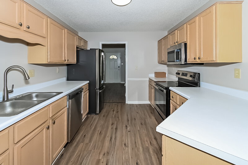 2,130/Mo, 1555 Appling Wood Cv N Cordova, TN 38016 Kitchen View