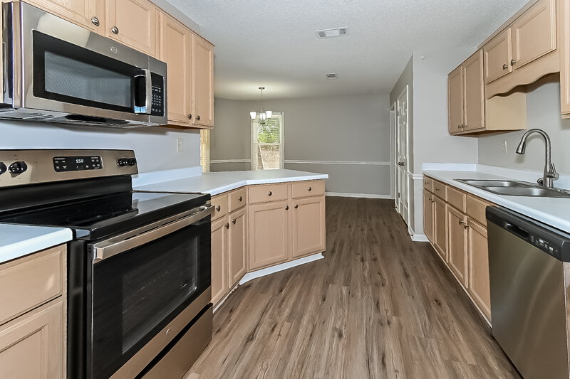 2,130/Mo, 1555 Appling Wood Cv N Cordova, TN 38016 Kitchen View 2