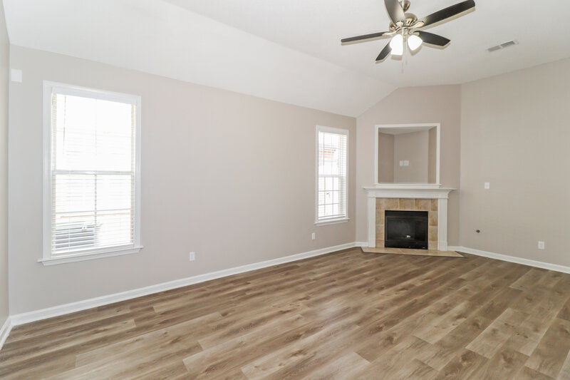 1,835/Mo, 4930 Indian Walk Ln Arlington, TN 38002 Living Room View