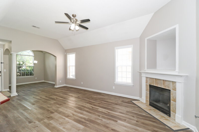 1,835/Mo, 4930 Indian Walk Ln Arlington, TN 38002 Living Room View 2