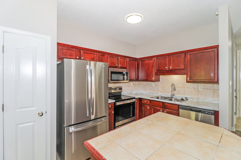 1,835/Mo, 4930 Indian Walk Ln Arlington, TN 38002 Kitchen View