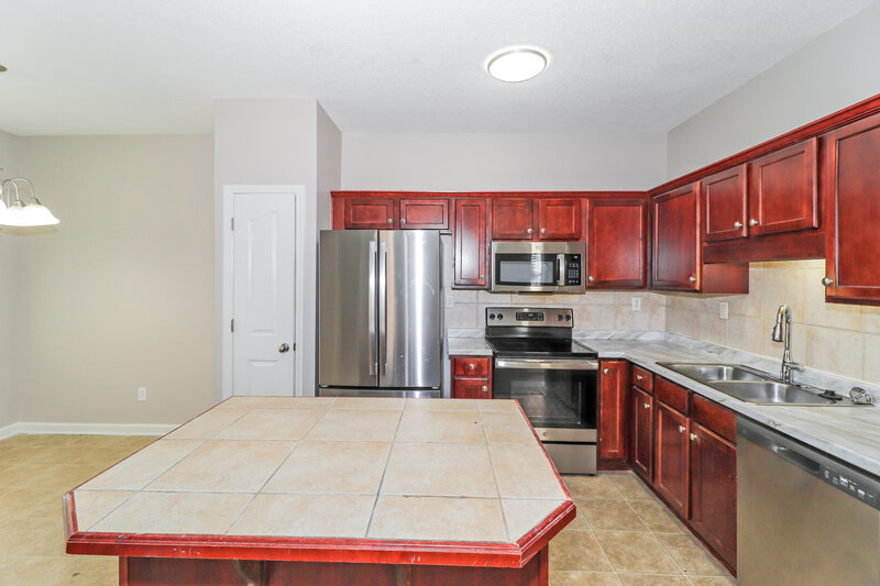1,835/Mo, 4930 Indian Walk Ln Arlington, TN 38002 Kitchen View 2