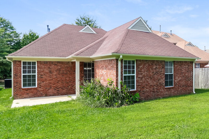 1,835/Mo, 4930 Indian Walk Ln Arlington, TN 38002 Rear View