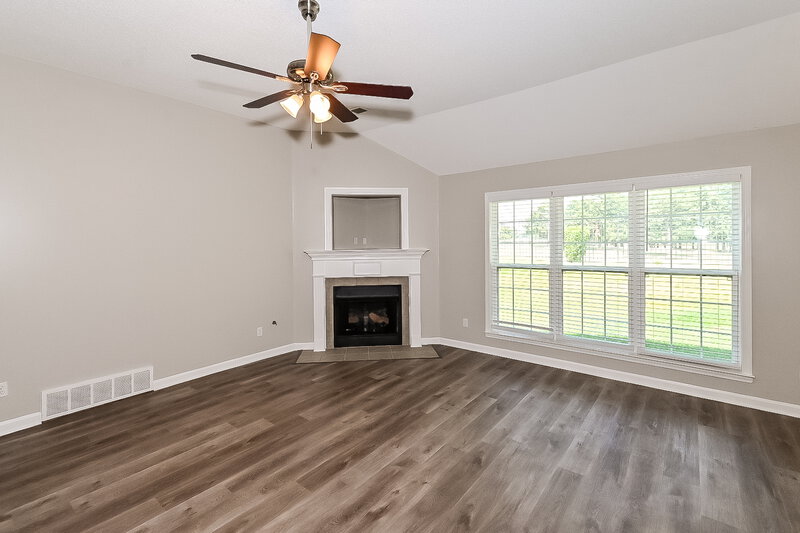 2,260/Mo, 7753 Meadow Ridge Ln Olive Branch, MS 38654 Living Room View 2