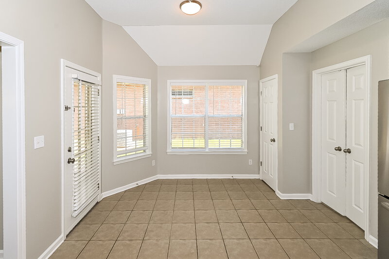 2,260/Mo, 7753 Meadow Ridge Ln Olive Branch, MS 38654 Dining Room View