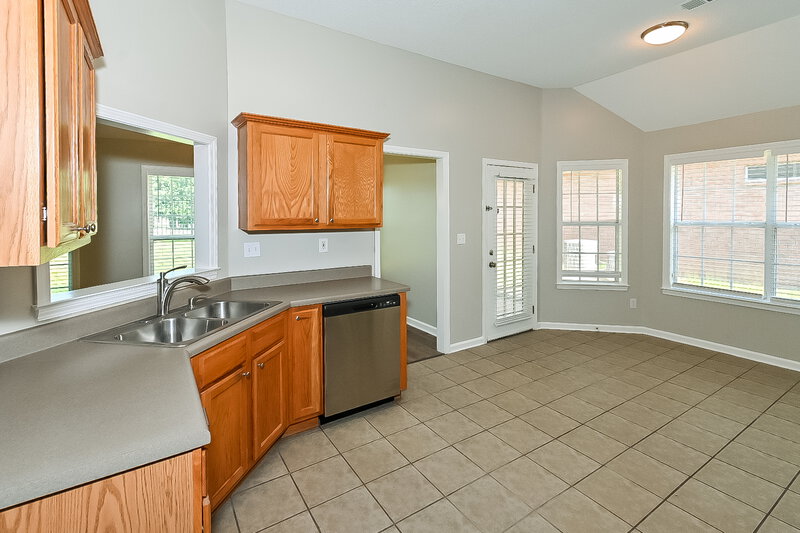 2,260/Mo, 7753 Meadow Ridge Ln Olive Branch, MS 38654 Kitchen View 2