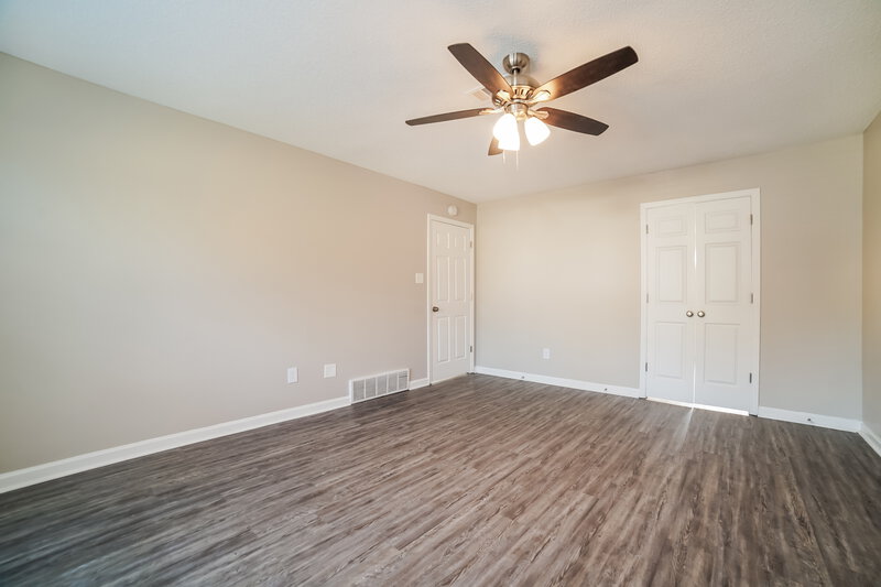 2,100/Mo, 7557 Juniper Ridge Dr Memphis, TN 38125 Main Bedroom View 2