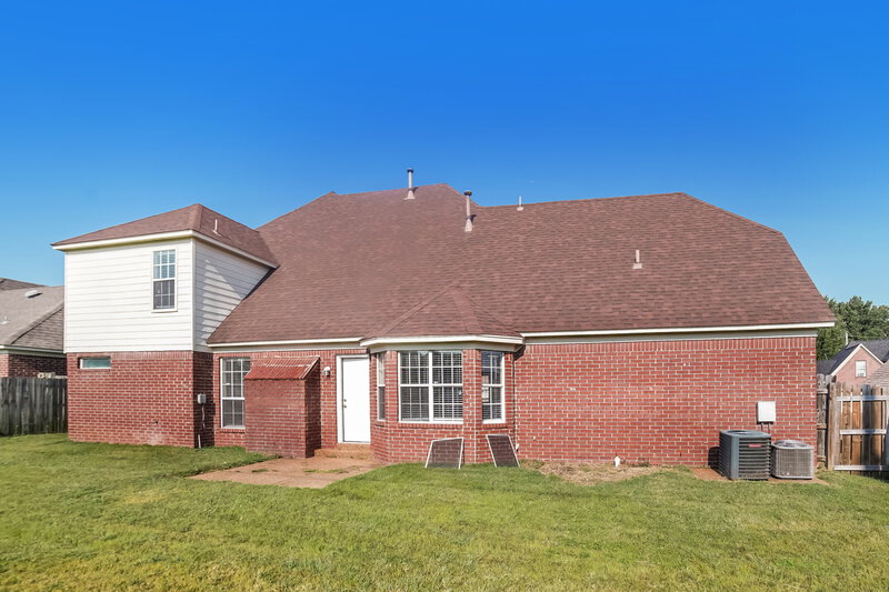 2,100/Mo, 7557 Juniper Ridge Dr Memphis, TN 38125 Rear View