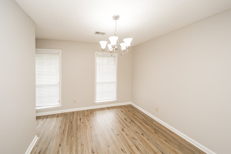 2,300/Mo, 4320 Whispering Bend Cv N Memphis, TN 38125 Dining Room View