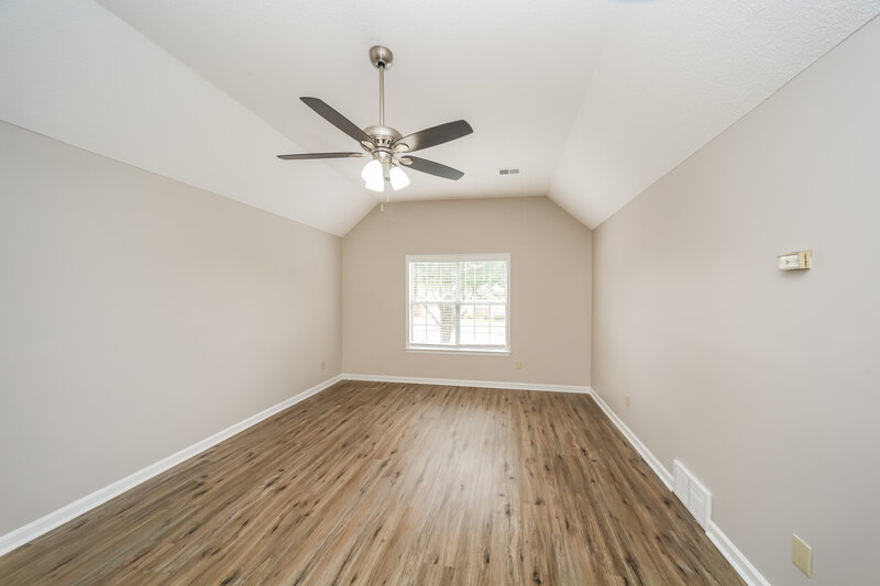 2,300/Mo, 4320 Whispering Bend Cv N Memphis, TN 38125 Family Room View