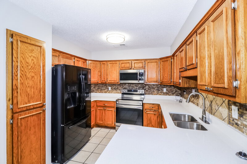 1,835/Mo, 5514 Wakefield Cv Bartlett, TN 38134 Kitchen View 2