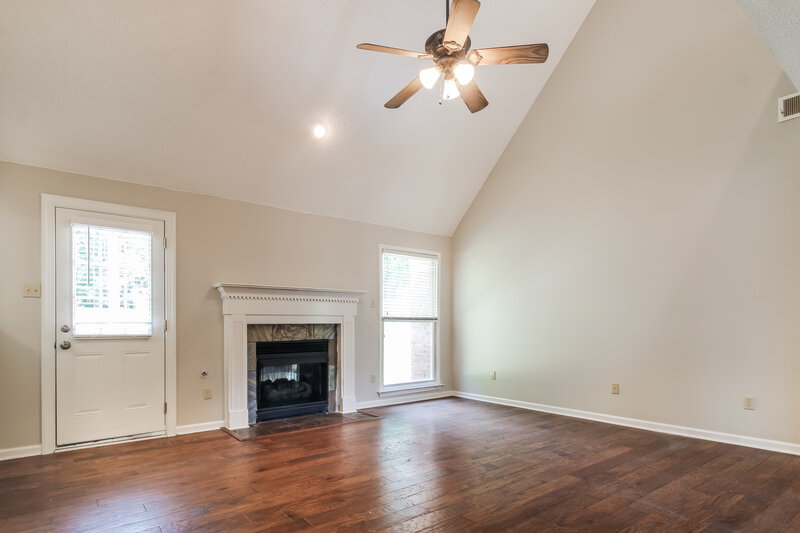 2,275/Mo, 9354 Sarsen Dr Cordova, TN 38016 Living Room View