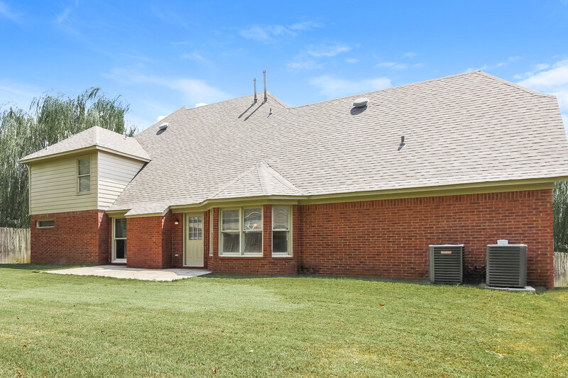 2,275/Mo, 9354 Sarsen Dr Cordova, TN 38016 Rear View 2
