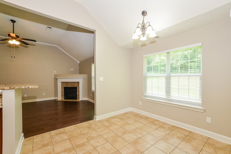 1,970/Mo, 5714 Kingsman Dr Horn Lake, MS 38637 Breakfast Nook View 2
