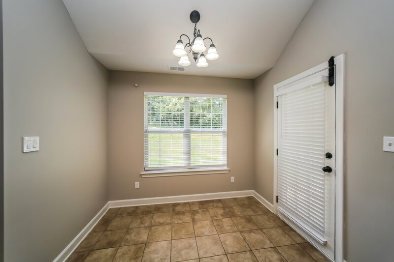 2,075/Mo, 5714 Kingsman Dr Horn Lake, MS 38637 Dining Room View