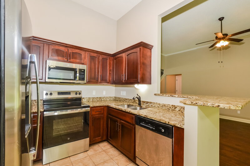 1,970/Mo, 5714 Kingsman Dr Horn Lake, MS 38637 Kitchen View 2
