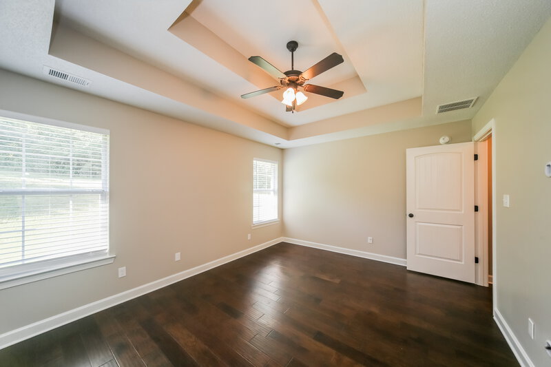 2,075/Mo, 5714 Kingsman Dr Horn Lake, MS 38637 Main Bedroom View