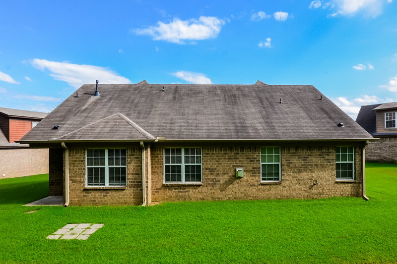 1,970/Mo, 5714 Kingsman Dr Horn Lake, MS 38637 Rear View