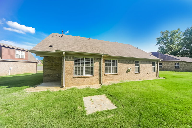 2,075/Mo, 5714 Kingsman Dr Horn Lake, MS 38637 Rear View 2