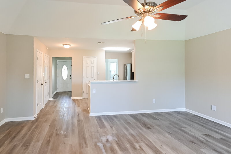 1,840/Mo, 4244 Shadow Oaks Dr Horn Lake, MS 38637 Living Room View 3
