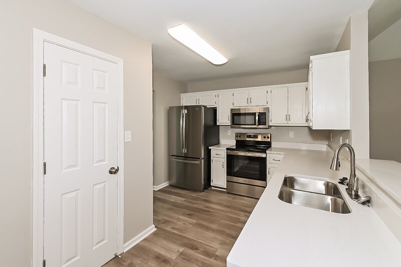 1,840/Mo, 4244 Shadow Oaks Dr Horn Lake, MS 38637 Kitchen View