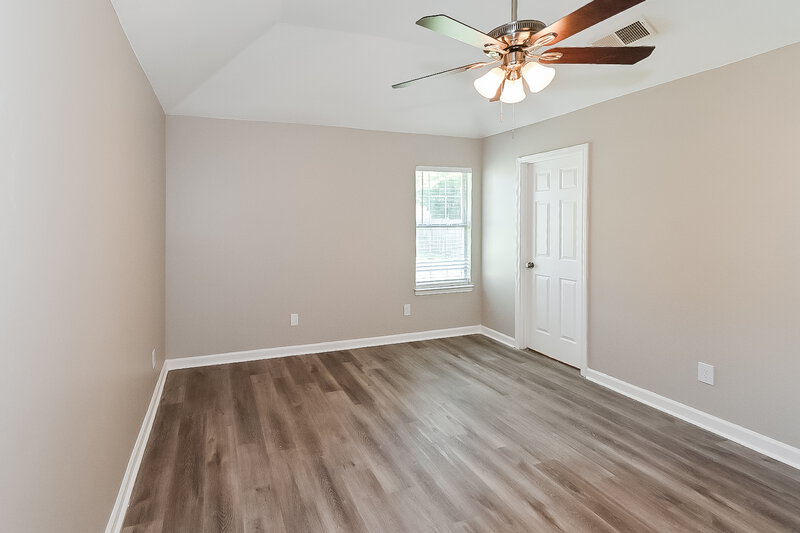 1,840/Mo, 4244 Shadow Oaks Dr Horn Lake, MS 38637 Main Bedroom View