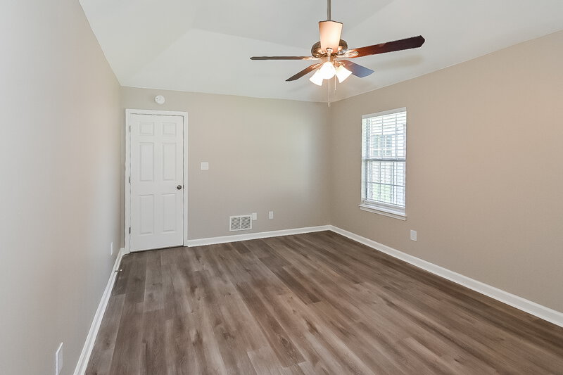 1,840/Mo, 4244 Shadow Oaks Dr Horn Lake, MS 38637 Main Bedroom View 2
