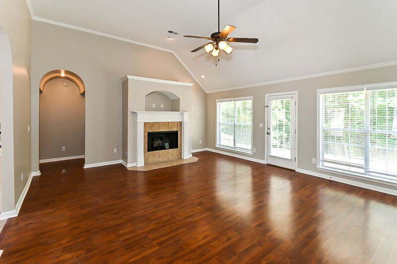 2,130/Mo, 8856 Oak Grove Blvd Olive Branch, MS 38654 Living Room View 2