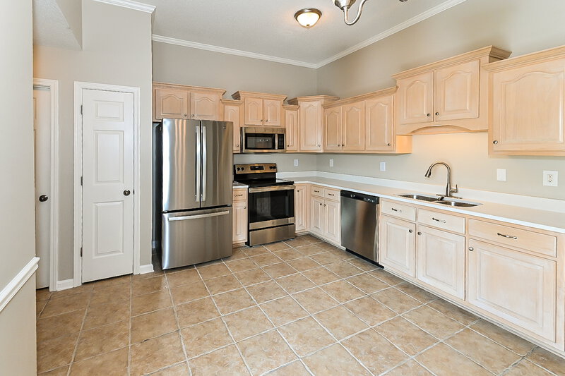 2,130/Mo, 8856 Oak Grove Blvd Olive Branch, MS 38654 Kitchen View 2