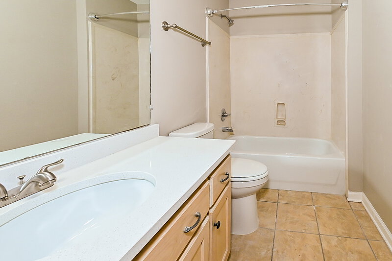 2,130/Mo, 8856 Oak Grove Blvd Olive Branch, MS 38654 Bathroom View